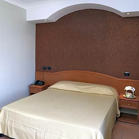 Stefano A Melito Hotel 3*